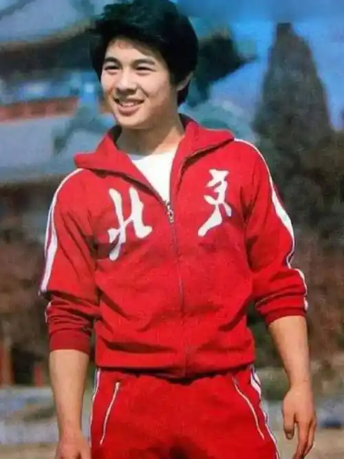 四位被永久除名的 "国家一级演员"_斯琴高娃_李连杰_瑞士