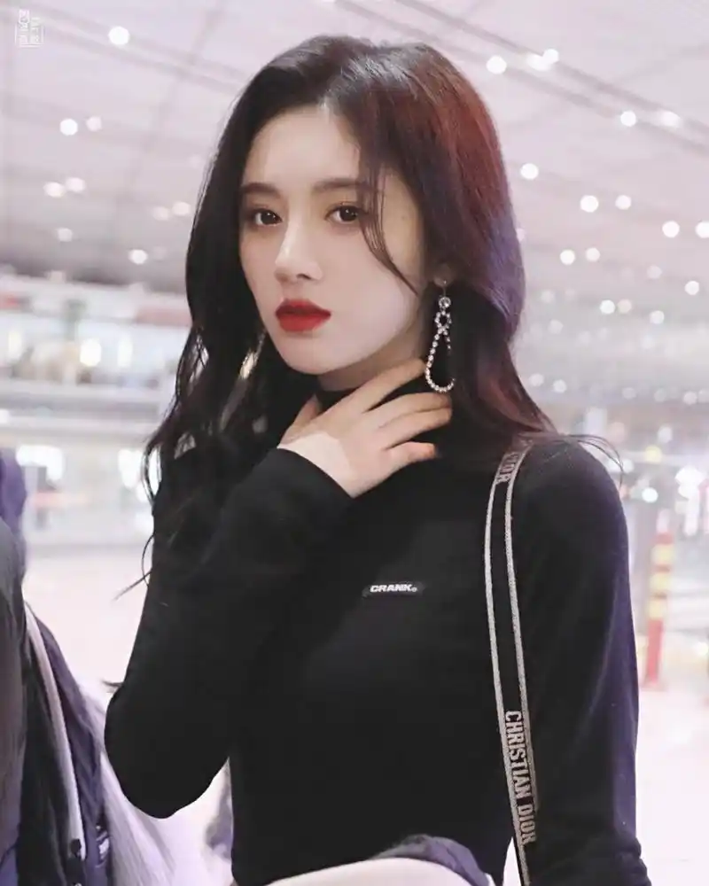 鞠婧祎街拍,觉着酷的请点赞! 676767#鞠婧祎