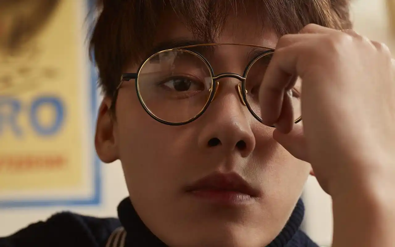 李易峰杂志封面写真图片桌面壁纸