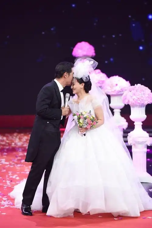 王牌对王牌蔡少芬,王牌对王牌贾玲蔡少芬沈腾是哪一期(张国立,邓婕上