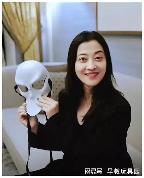 梅婷素颜健身在剧组拍戏长胖了5斤48岁的年纪还有身材焦虑