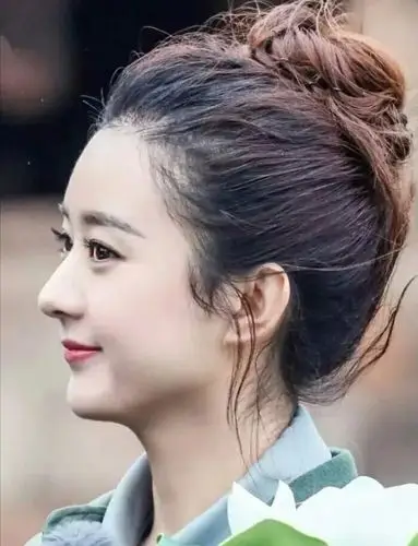 发际线对一个人的颜值能有多大影响?参考女明星发.