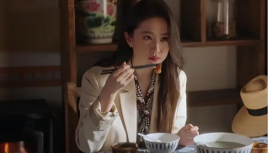 刘亦菲|越吃苦,演技越稳!刘亦菲的"吃花卷",能让不少演员脸红?