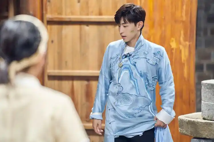 《姐姐》神仙联名破次元互动 宁静杨幂张雨绮合体跳无价之姐_黄明昊