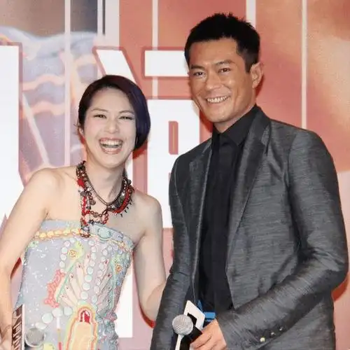 一次节目,吴君如扬言:"准备把古天乐介绍给陈妍希,陈乔恩会生气"