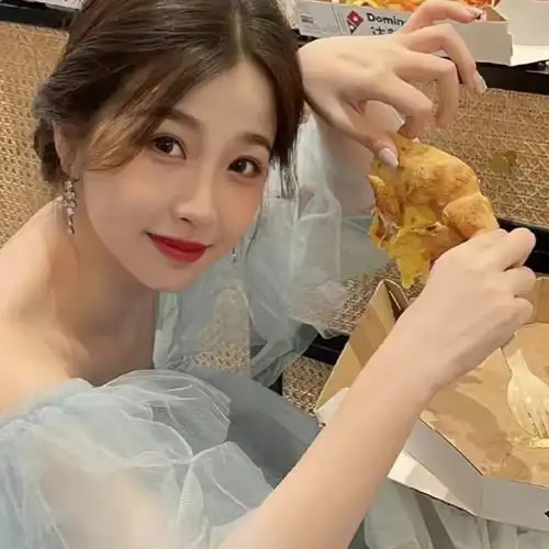 今日份虞书欣头像