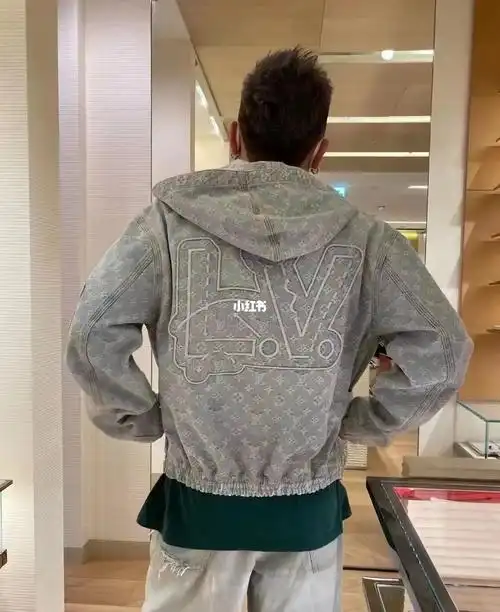 lv牛仔甩帽外套