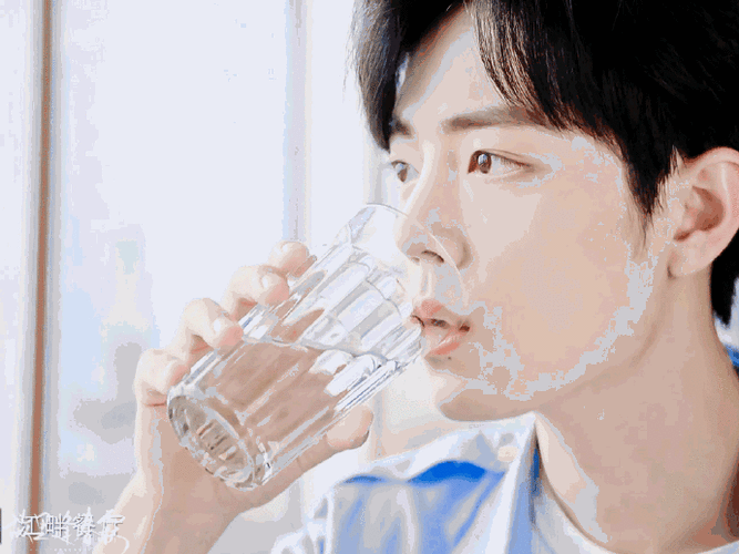 肖战顾魏#帅哥喝水01