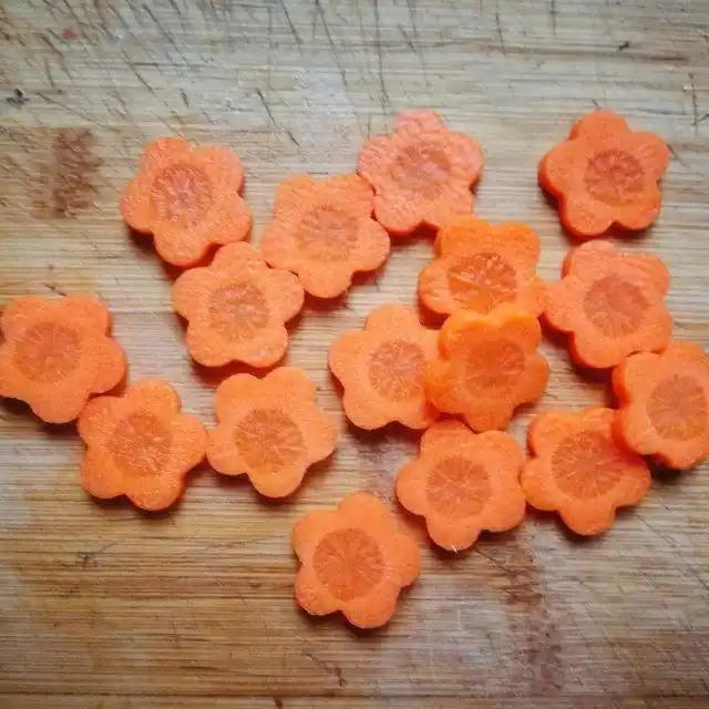 胡萝卜炒双笋,咸鲜适口,菜色漂亮,美极了