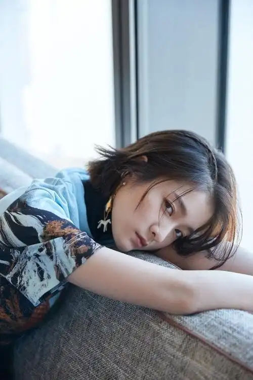 时尚女神张雪迎性感阳光唯美活动写真集