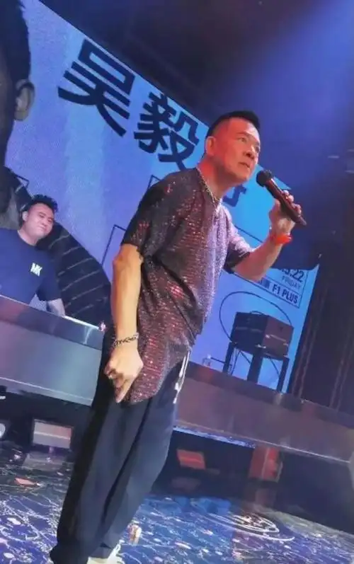 62岁御用变态佬近况曝光