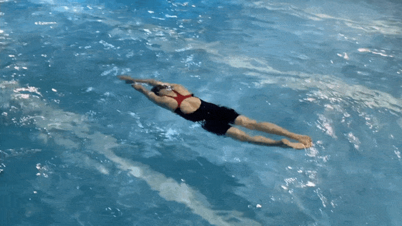 如何"滚"好这一圈?自由泳转身技术分析