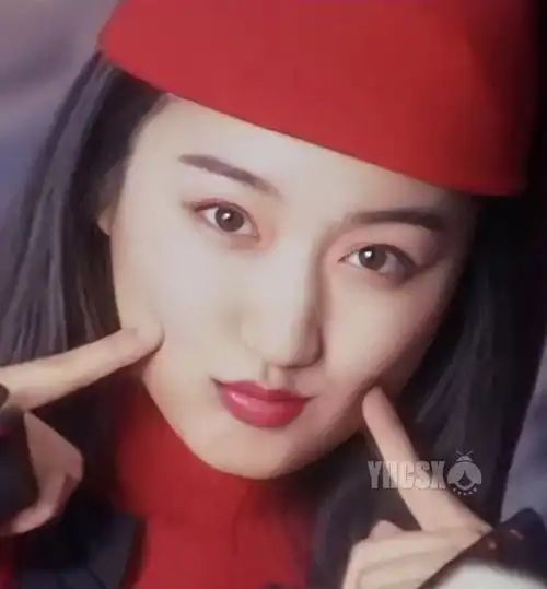 杨钰莹出走30载,归来仍是少女,一个能激发晚辈姨母笑的神奇女人_腾讯