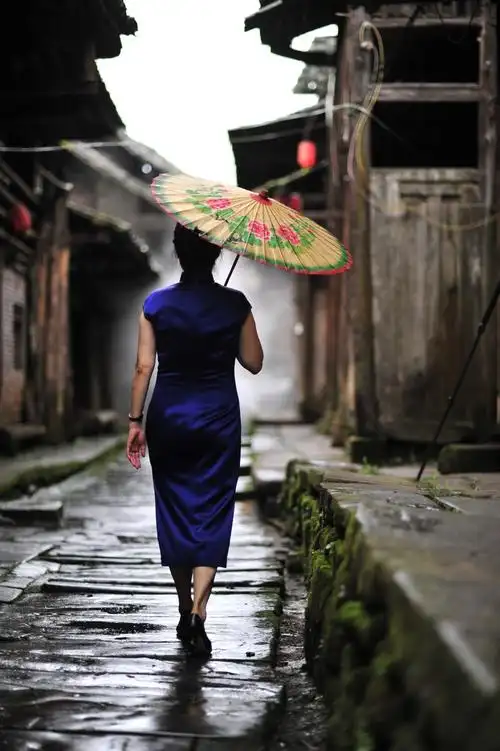 旗袍佳人,笑靥如花,优雅如兰!