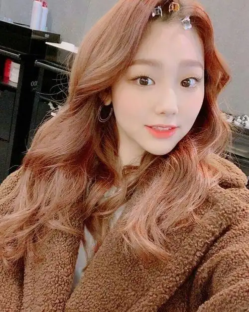 gugudan美娜对于组合解散发言"比起追究谁的错误,更希望8位重新出发"