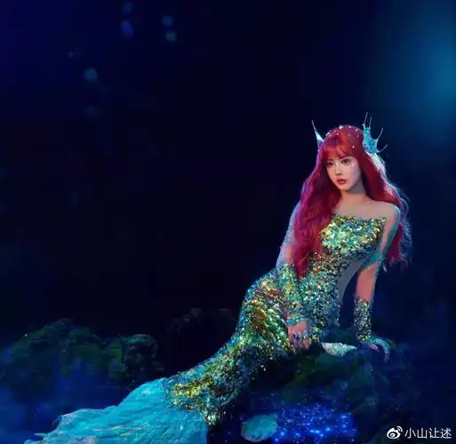 韩安冉美人鱼写真获网友夸赞女网红变女明星