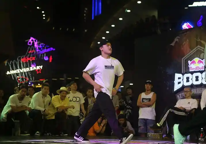 南京上演国际街舞挑战赛popping四强玩出新高潮