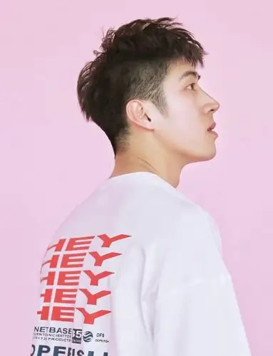 男生碎盖头发型减龄又帅气