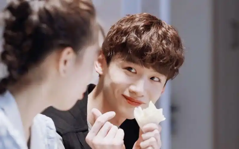 【白敬亭】爱比心的小王子一枚