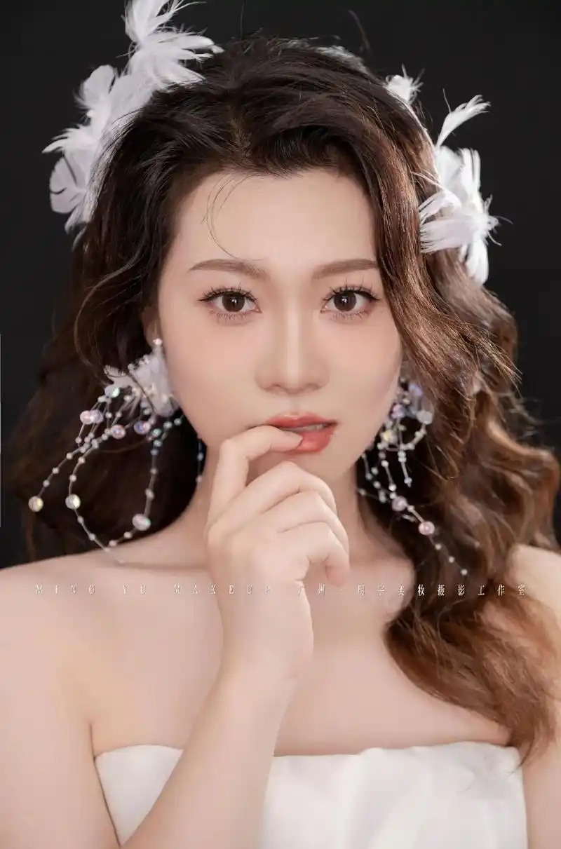 婚礼四大的选择问题.可以在任何一个方面上省,但是新娘化妆/婚 - 抖音