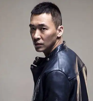 黄立行12毫米圆寸头发型 男生圆寸头发型图片