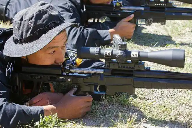 狙击步枪,随后采购了一批,之后猎鹰和雪豹等军警单位也采购了一批使用