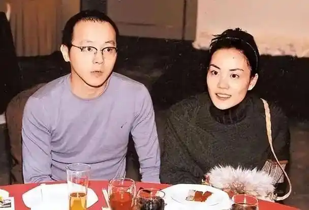 疼爱无私王菲安排200平豪宅照顾窦唯母亲专人呵护