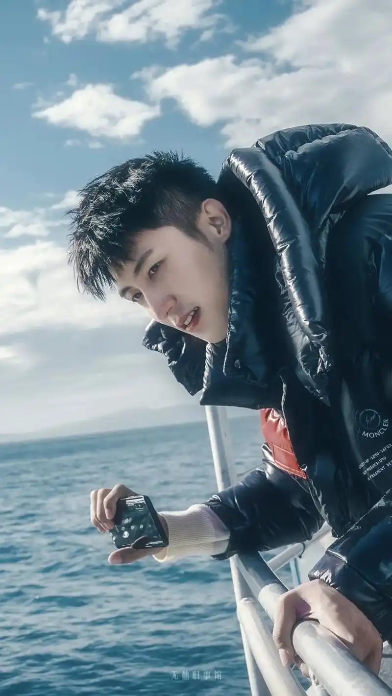 黄景瑜壁纸|你就站在原地安稳的被我喜欢就好