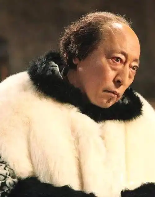 倪大红青涩旧照曝光,混到现在他这模样太不易了,岁月不止催人老