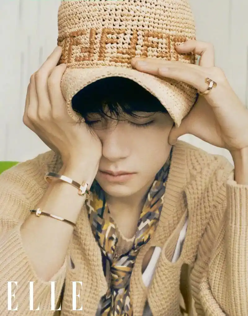 易烊千玺 这才叫 tm 帅 99给大家看看大帅哥的top级 - 抖音