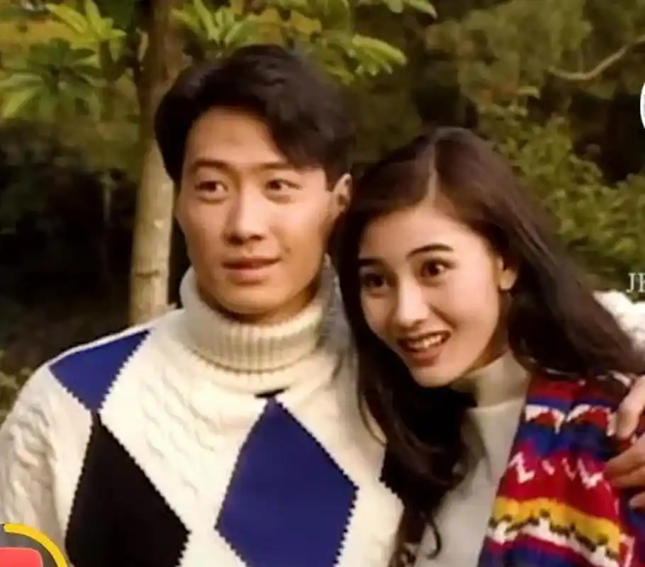 李嘉欣曾经与黎明谈过一段时间恋爱,那时两个人俊男靓女,都是在颜值