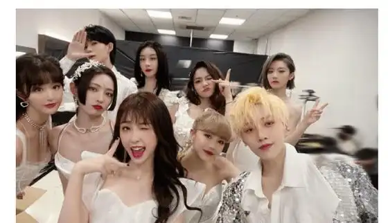 the9虞书欣三人为赵小棠庆生,获回复略玩味,刘雨昕孔雪儿引热议_祝福