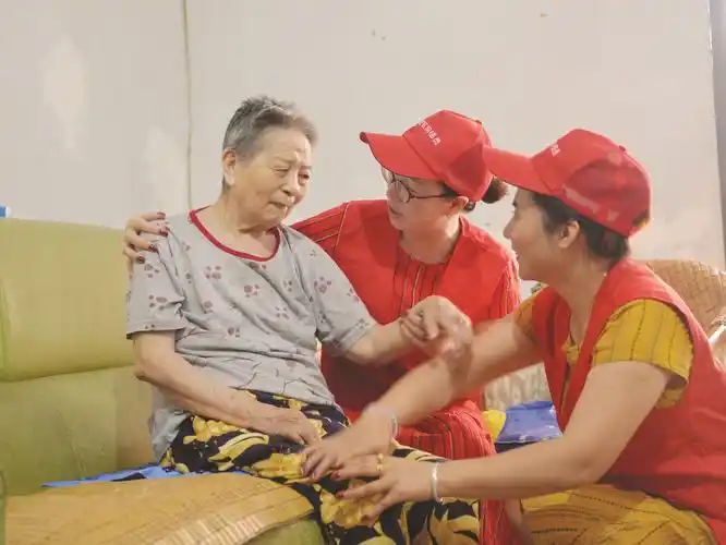 广安区成立学雷锋爱心联盟 营造互帮互助文明新风尚