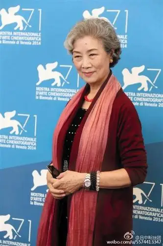 2014年,吕中凭借电影《闯入者》入围威尼斯电影节最佳女主角.