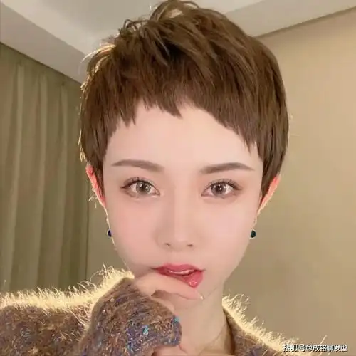 超a短发烫发来了!个性十足,让你在人群中脱颖而出!_发型_自然_卷发