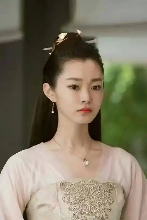 从背景板到一线知名,这五位女明星凭一部剧红透半边天_景甜_赵丽颖