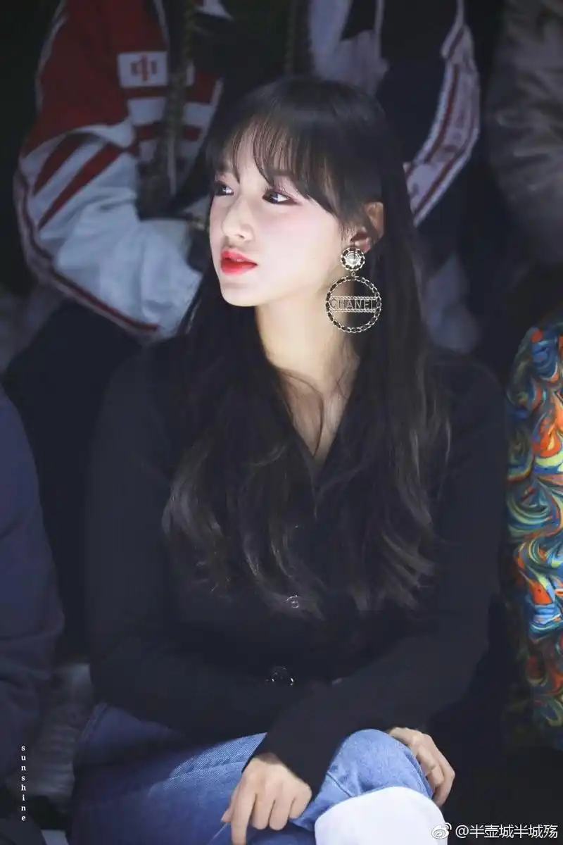 程潇:五官精致曲线迷人,这样的"奶潇"你心动了没!