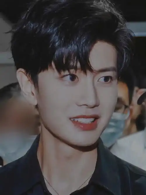 笑容治愈男孩任嘉伦