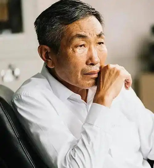 杜源4岁认识妻子结婚40年零绯闻背后有争吵有泪水也有爱