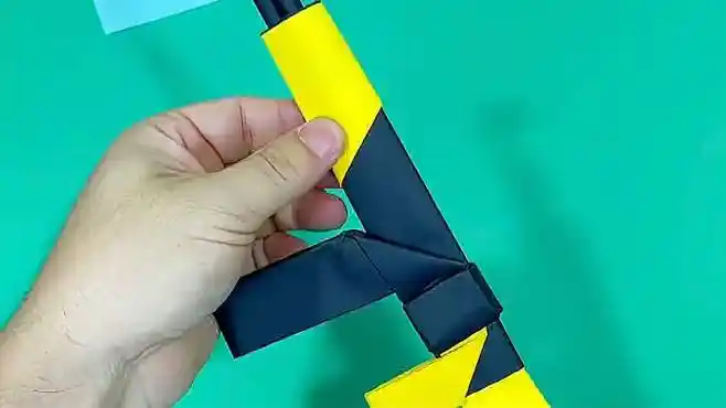 创意手工:用a4纸折出的ak47太好看了,简单易学-生活视频-搜狐视频