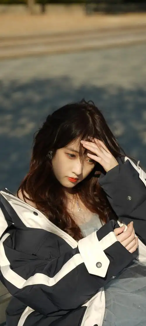 穿校服美女佘颖欣蛇姐手机高清壁纸