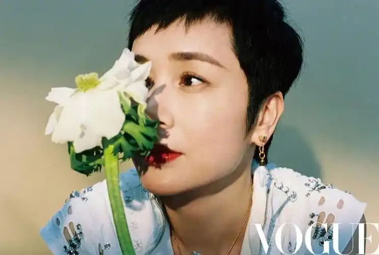 当下的蒋雯丽享受着云上生活的自在通透