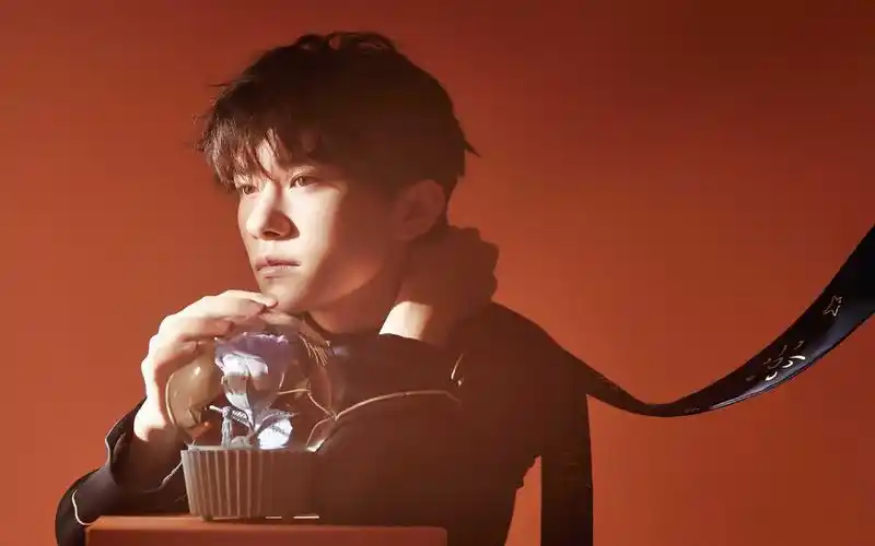 你们想要的易烊千玺头像和壁纸