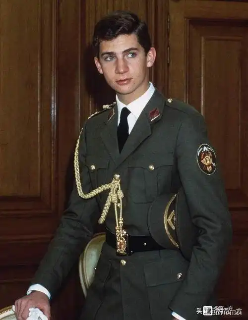 老爸移居阿拉伯,妻女美出天际,帅气的西班牙国王是不是等闲之辈