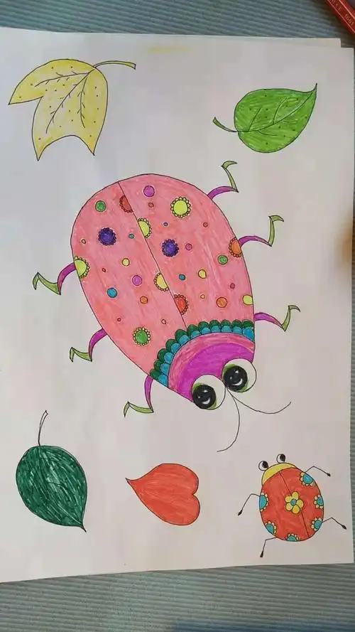 团三小二年级一班绘画《七星瓢虫》