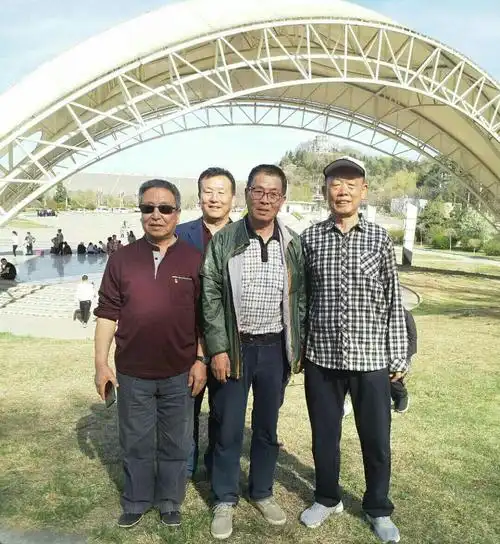 赵明春和他大儿子和牟春生,杨书谦同学.