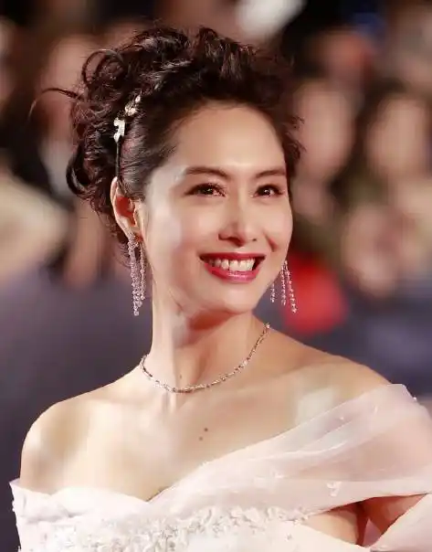 她20岁出道24岁成紫霞仙子却将至尊宝捉奸在床