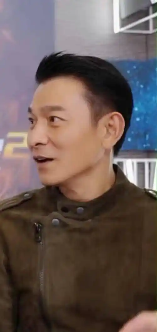 原创刘德华59岁大寿过完更年轻了直播截图太帅被500万人围观卡爆了