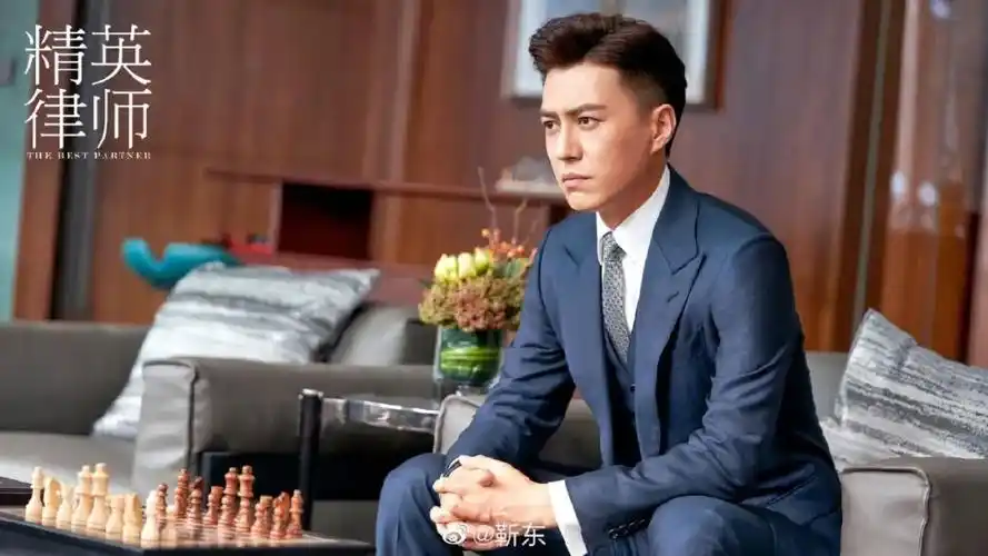 靳东又躺枪诈骗团伙扮靳东骗上海阿姨20多万阿姨被骗我心甘