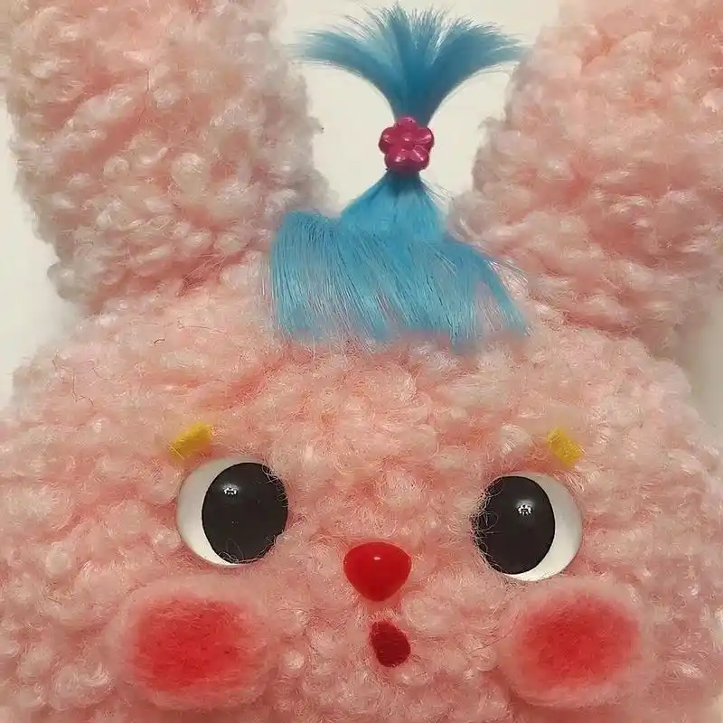 巨可爱玩偶头像/we chat395 "人们总是把短暂又频繁的聊天误认为是